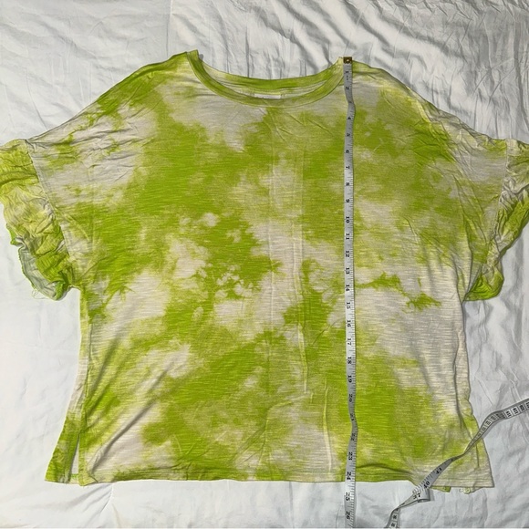 LuLaRoe | Dahl Neon Green Tie Dye Short Ruffle Sleeve Crewneck Cropped Tee Shirt - Picture 12 of 13